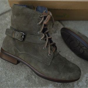 🩷 Naot Olive Boots